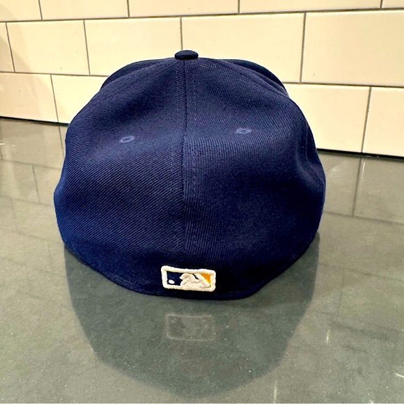 New Era Milwaukee Brewers Fitted Hat - Picture 2 of 6